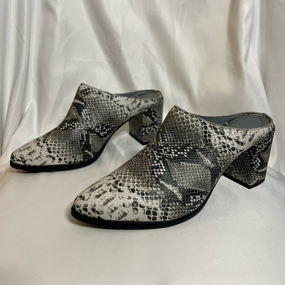 Amuse Society x Matisse Aria Snake Leather Mules - Picture 9 of 9